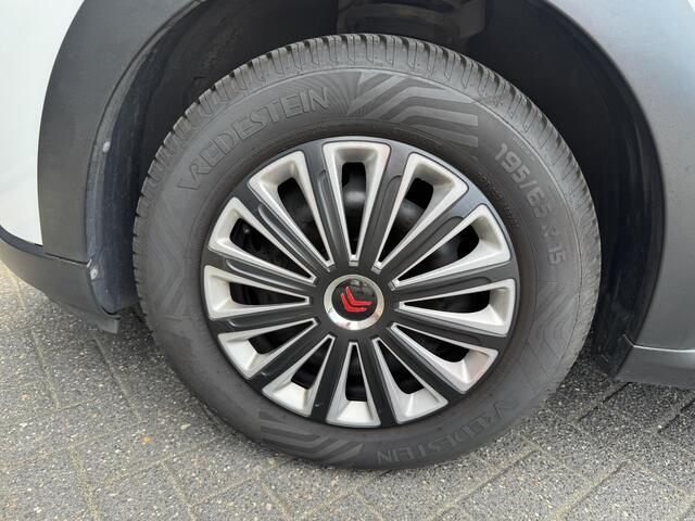Citroen C3 1.2 PureTech Shine | Navigatie | Parkeersensoren | Cruise Control | Climate Control |