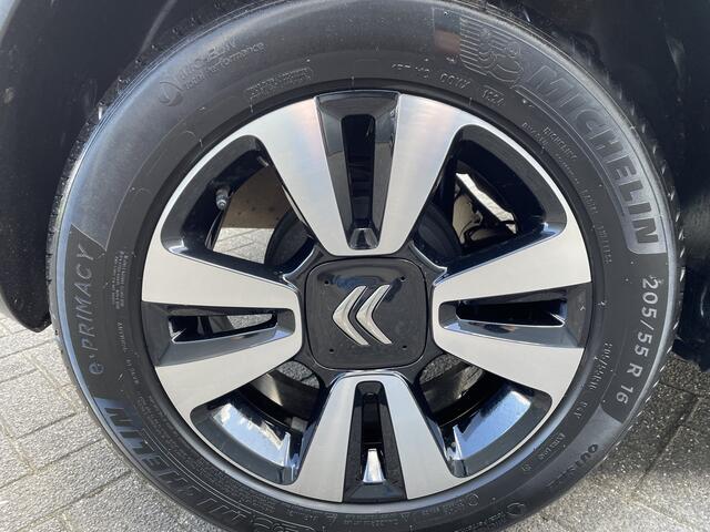 Citroen C3 82pk Max (Camera - Keyless Entry - LED - Apple Carplay - Navigatie - Automatische Airco - Parkeersensoren)