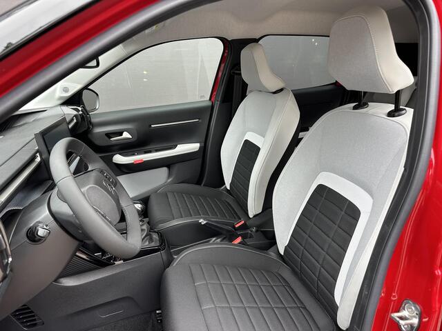 Citroen C3 1.2 Turbo 100pk Max | Nieuwste Model | Navigatie | Parkeer Camera + Sensoren achterzijde | Lichtmetalen Velgen| Hoge zitpositie | LED Verlichting | Contrastkleur Dak | Climate control | Cruise control | DAB+ Radio |