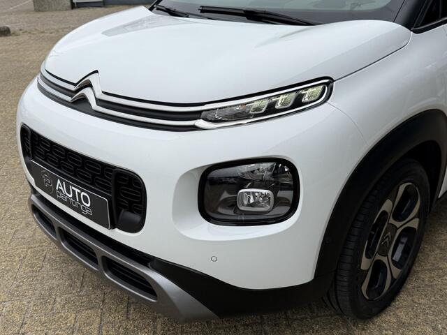 Citroen C3 Aircross 1.2 PureTech S&S Shine 110PK | BOMVOL | Dealeronderhouden | Trekhaak | Achteruitrijcamera | Grip Control | Head-up Display | Parkeersensoren Voor & Achter | Keyless Entry | Stoelverwarming | Navigatie |