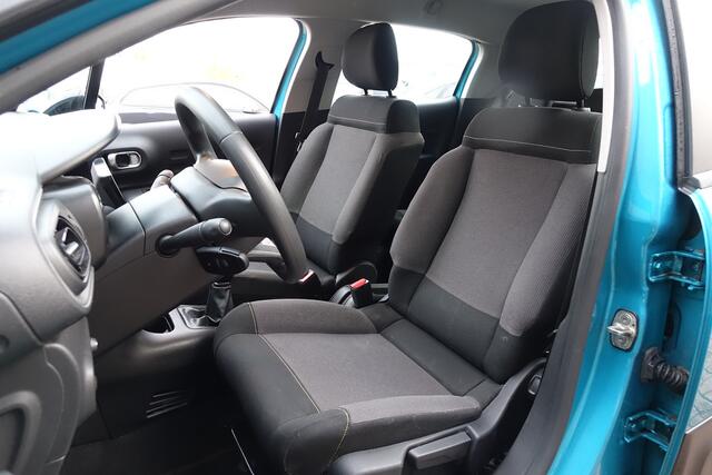 Citroen C3 1.2 PureTech Feel, navigatiesysteem, bluetooth, prachtige auto! Graag de tekst ook lezen....