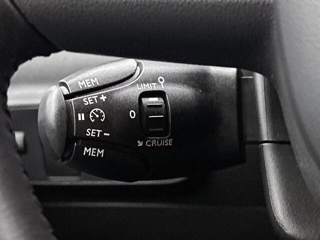 Citroen C3 110 PK Shine | Rijklaar | Comfort Seats | Parksensor v+a | 17" LMV |