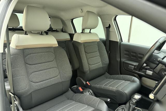 Citroen C3 1.2 PureTech Feel Edition | Navigatie | Climate control | Camera | DAB Radio | Cruise control | Lichtmetalen velgen | Weinig kilometers