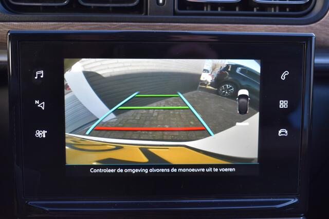 Citroen C3 PureTech 83 Shine Navigatie | Airco | Camera achter | parkeersensoren V+A | Carplay - Android auto | Zeer compleet |