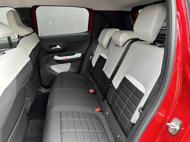 Citroen C3 1.2 Turbo 100 PK Max | ¤ 3.000 VOORRAAD VOORDEEL | Nieuwe AUTO | Navigatie | Parkeer Camera + Sensoren achterzijde | Lichtmetalen Velgen| Hoge zitpositie | LED Verlichting | Contrastkleur Dak | Climate control | Cruise control | DAB+ Radio |