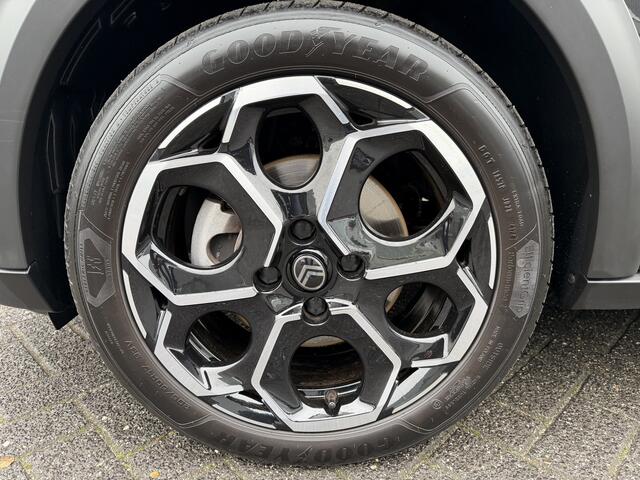 Citroen C3 100pk Max (Camera - Automatische Airco - Navigatie - Apple Carplay - 17" - LED - Parkeersensoren)