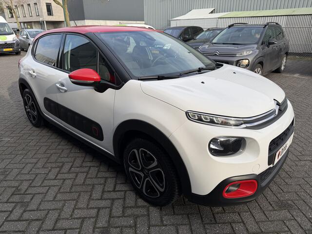 Citroen C3 82pk Shine (Trekhaak - Stoelverwarming - Camera - Navigatie via App - Automatische Airco - Parkeersensoren)