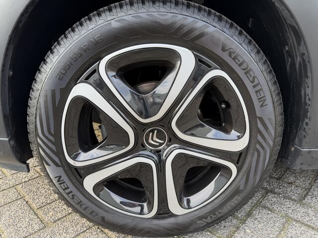 Citroen C3 82pk Shine (Trekhaak - Stoelverwarming - Camera - Navigatie via App - Automatische Airco - Parkeersensoren)