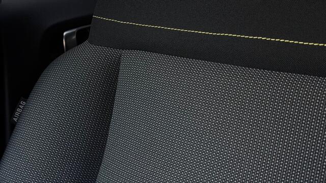 Citroen C3 1.2 PureTech S&S Shine, Trekhaak, Navi, Carplay