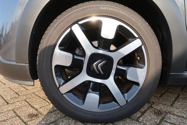 Citroen C3 1.2 PureTech Shine Eerste eigenaar bij ons bedrijf in onderhoud
