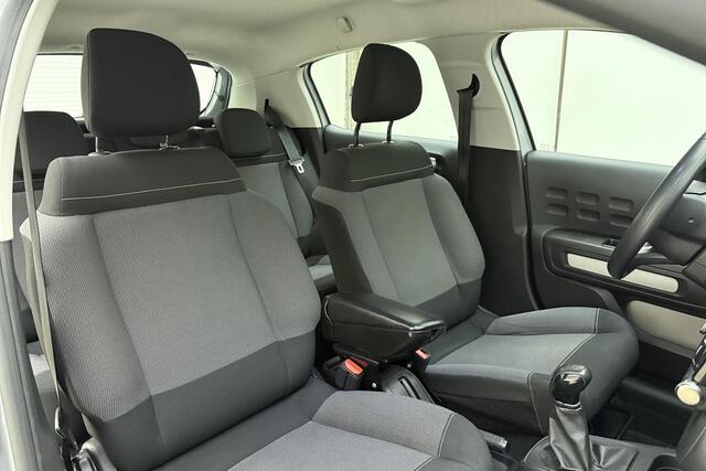 Citroen C3 1.2 PureTech S&S Feel | Climate control | Navigatie via Carplay | Parkeersensoren | Cruise control | Metaallak | Mistlampen voor