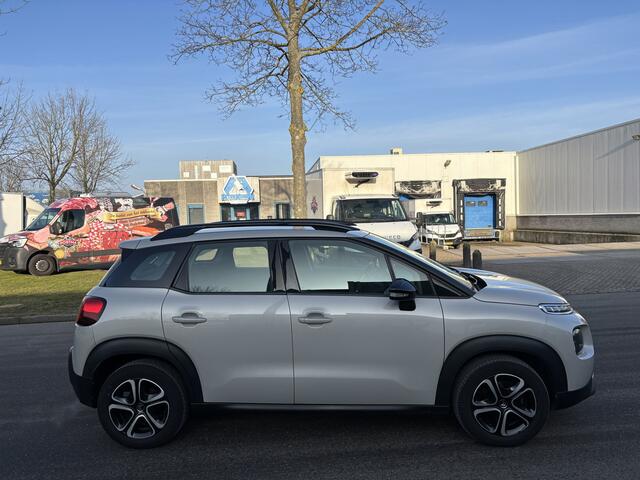 Citroen C3 Aircross 1.2i PureTech S&S Shine 110 PK. Mooie en als nieuw rijdende auto !!! Eerste eigenaar !!