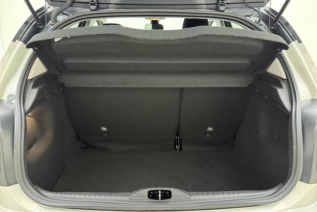 Citroen C3 1.2 PureTech C-Series 82 PK | Handgeschakeld | Airco | Cruise Control | Navigatie | Apple Carplay | Android Auto | Licht Metalen Velgen | Getinte ramen | Parkeersensor