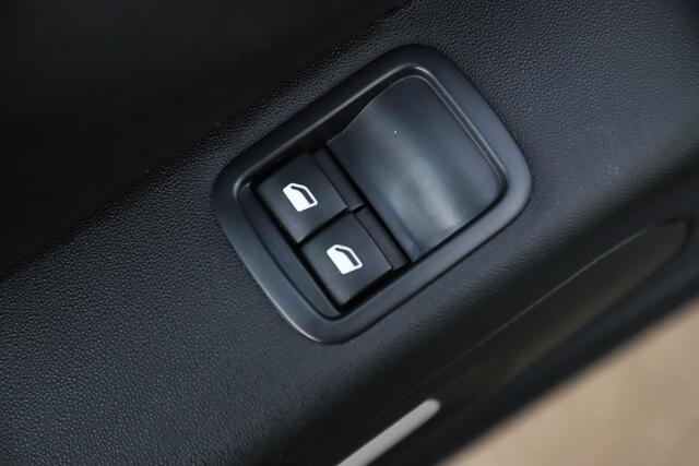 Citroen C3 1.2 PureTech Feel Navigatie Carplay Android Climate Cruise Control Rijstrooksensor Parkeersensor All-season banden!