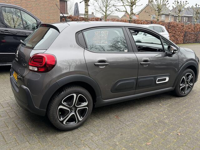 Citroen C3 1.2 PureTech Feel appelecar play Navi sportvelegen cruise contr . PDC Distrubusie vernieuwd .