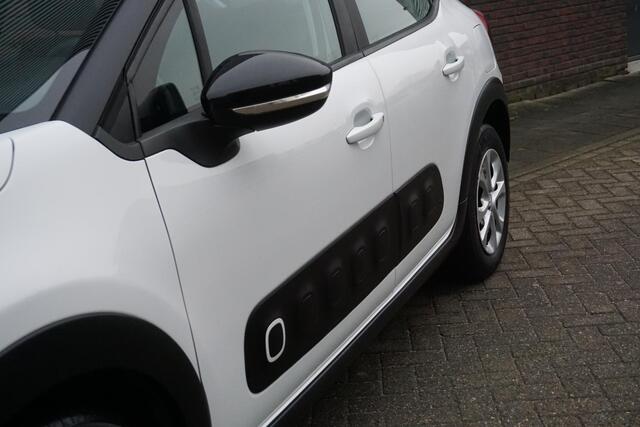 Citroen C3 1.2 PureTech Feel/Navigatie/Parkeersensoren/ Cruisecontrol.
