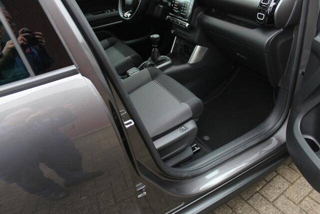 Citroen C3 Aircross 1.2 PureTech S&S Shine Clima-Cruise-Navi-Head-up-Dodehoek Detectie-Trekhaak-Stoelverwarming