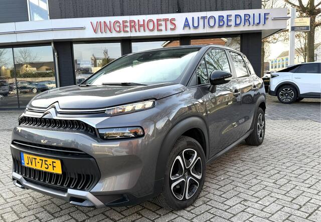 Citroen C3 Aircross 110 Pk Benzine * Hoge Zit Positie * * Airco * Cruise Control * Navigatie & Spotify via Apple Car Play / Android Auto * Dab Radio * Parkeer Sensoren * Vingerhoets; Vierde Generatie Eersteklas Service. Al meer dan 100 jaar een begrip in de Brabants