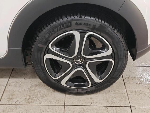 Citroen C3 1.2 PureTech Feel Edition 1e Eigenaar | Volledig Onderh | NAP | BTW | Carplay | Navi | Cruise | DAB | LED | Hill-Hold | PDC