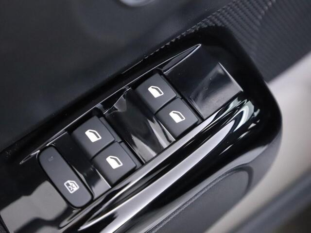 Citroen C3 1.2T 110pk C-Series Nav/Lmv/Led/Trekhaak/ Carplay/Cruise/El.Pakket