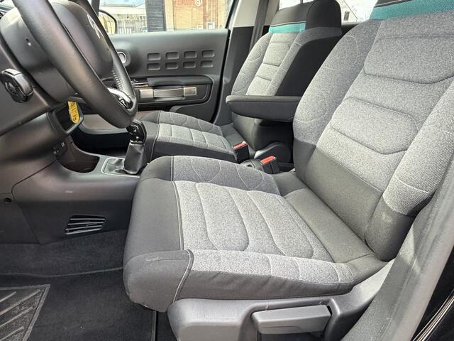 Citroen C3 Benzine 1.2 Special Edition * Navigatie * 2 Colour Edition * Climate & Cruise Control * Apple Caplay Android Auto * DAB Radio * Parkeersensoren * Vingerhoets; Vierde Generatie Eersteklas Service. Al meer dan 100 jaar een begrip in de Brabantse Kempen.