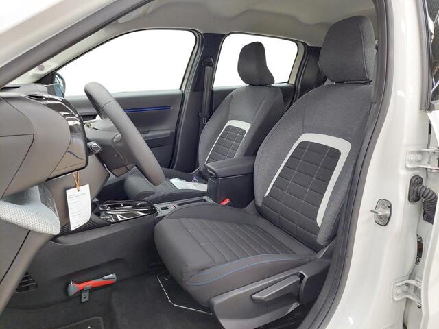 Citroen C3 Ë-C3 Plus 113pk 44 kWh Navigatie via Apple Carplay/Android auto