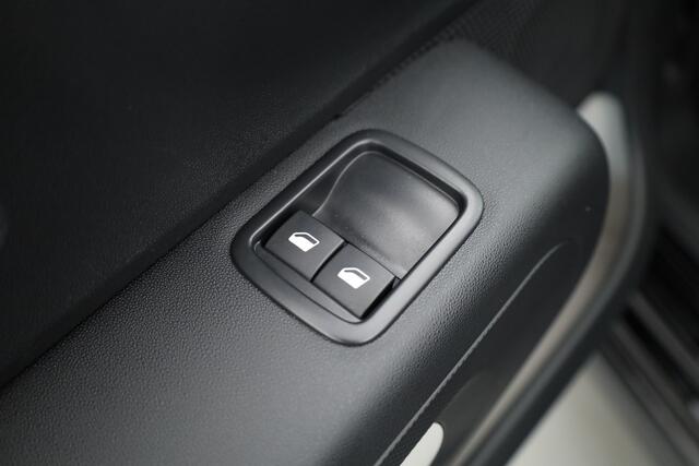 Citroen C3 1.2 PureTech Plus | Orig. NL | Nav+App.Connect | Cruise | | DAB | PDC | LED | Licht-/ Regensensor | DAB | V