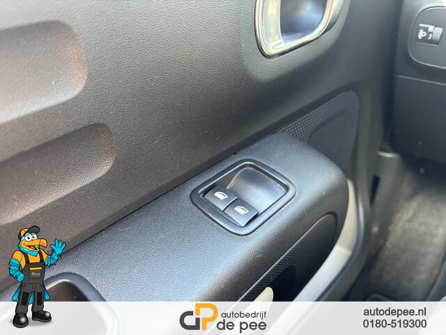 Citroen C3 1.2 PureTech Feel GARANTIE/CARPLAY/CLIMA/CRUISE/NAVI/PARKEERSENS./TREKHAAK rijklaarprijs!