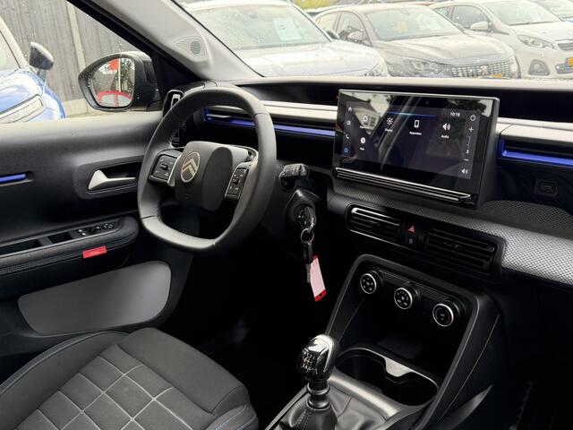 Citroen C3 1.2 Turbo 100pk Benzine * Airco * Parkeersensoren * Navigatie & Spotify via Apple Carplay / Android Auto * Cruise Control * Zwart * Vingerhoets; Vierde Generatie Eersteklas Service. Al meer dan 100 jaar een begrip in de Brabantse Kempen.