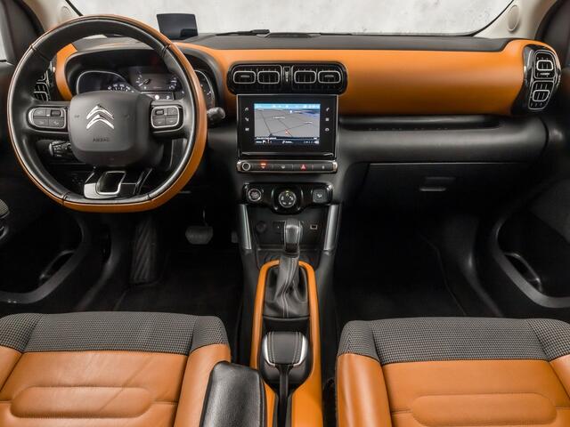 Citroen C3 Aircross 1.2 PureTech S&S Shine Automaat (APPLE CARPLAY, GROOT NAVI, BRUIN LEDER, 360 CAMERA, GETINT GLAS, SPORTSTOELEN, STOELVERWARMING, CRUISE, NIEUWSTAAT)