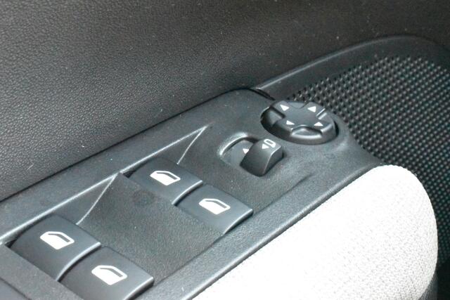 Citroen C3 Aircross PureTech 110 S&S Shine Navi | Panorama dak | Airco | 4 Seizoenenbanden | Keyless |