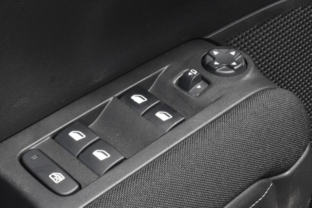 Citroen C3 Aircross PureTech 110 EAT6 Shine Navigatie | Trekhaak | Airco | Parkeerhulp achter |