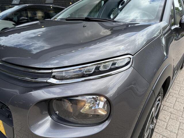 Citroen C3 1.2i 82 PK Feel Edition | Navigatie | Cruise Control | Climate Control | Mistlampen | Parkeersensoren | Apple Carplay / Android Auto | Airbumps | Elektrisch Pakket | Multifunctioneel Stuurwiel | Zwart Dak |
