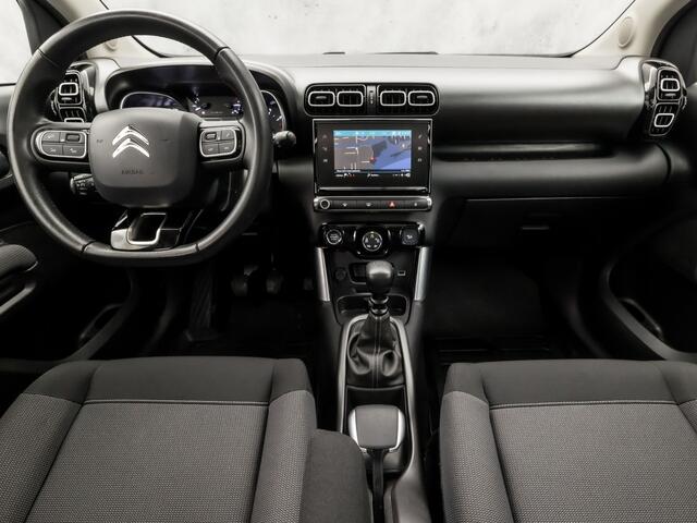 Citroen C3 Aircross 1.2 PureTech S&S Deluxe (PANORAMADAK, APPLE CARPLAY, GROOT NAVI, GETINT GLAS, 360 CAMERA, KEYLESS, SPORTSTOELEN, PARKEERSENSOREN, LM VELGEN, CRUISE, NIEUWSTAAT)