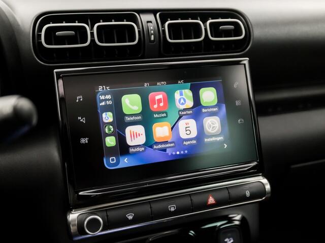 Citroen C3 Aircross 1.2 PureTech S&S Deluxe (PANORAMADAK, APPLE CARPLAY, GROOT NAVI, GETINT GLAS, 360 CAMERA, KEYLESS, SPORTSTOELEN, PARKEERSENSOREN, LM VELGEN, CRUISE, NIEUWSTAAT)