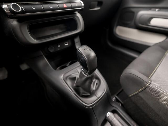 Citroen C3 1.2 PureTech S&S Sport (APPLE CARPLAY, NAVIGATIE, PARKEERSENSOREN, GETINT GLAS, SPORTSTOELEN, LM VELGEN, TREKHAAK, NIEUWE APK, NIEUWSTAAT)