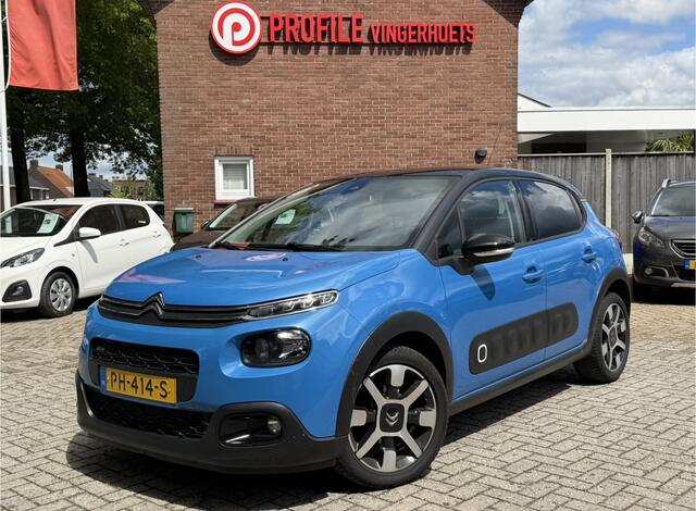 Citroen C3 1.2 Benzine 82 Pk Shine * Superluxe * Navigatie * Dab Radio * Climate & Cruise Control * Achteruitrij Parkeer Camera & Sensoren * Blauw met Zwart Dak * Vingerhoets; Vierde Generatie Eersteklas Service. Al meer dan 100 jaar een begrip in de Brabantse Kempe