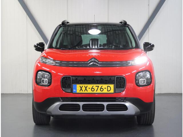 Citroen C3 Aircross 1.2 110PK S&S Shine | 2de Eigenaar | AppleCarplay/AndroidAuto | Armsteun | Grip Control & Hill Descent Assist | Schuifkanteldak | Climate Control | Cruise Control | Navigatie | Isofix | Two-Tone | Parkeersensoren | Privacy Glass | Trekhaak |