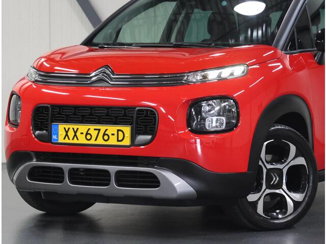 Citroen C3 Aircross 1.2 110PK S&S Shine | 2de Eigenaar | AppleCarplay/AndroidAuto | Armsteun | Grip Control & Hill Descent Assist | Schuifkanteldak | Climate Control | Cruise Control | Navigatie | Isofix | Two-Tone | Parkeersensoren | Privacy Glass | Trekhaak |