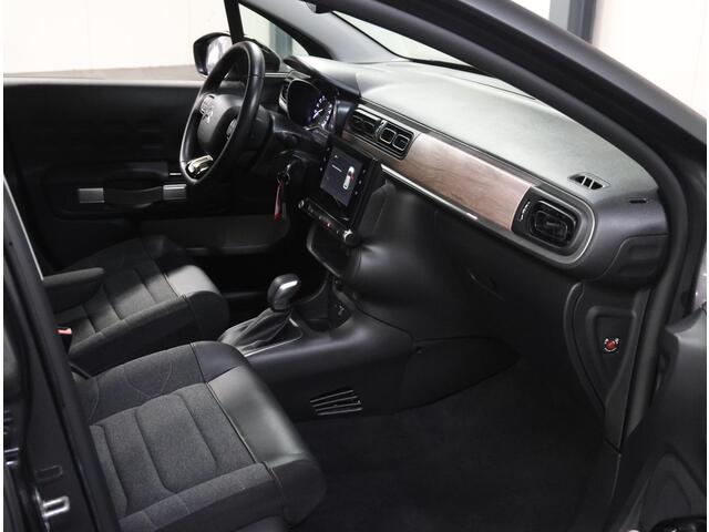 Citroen C3 110PK Shine | 1ste eigenaar | Camera | Armsteun | AppleCarPlay/AndroidAuto | Climate control | Cruise Control | AUTOMAAT | Navigatie | 17"LMV | Isofix | Privacy Glass | Parkeersensoren | Two-Tone |