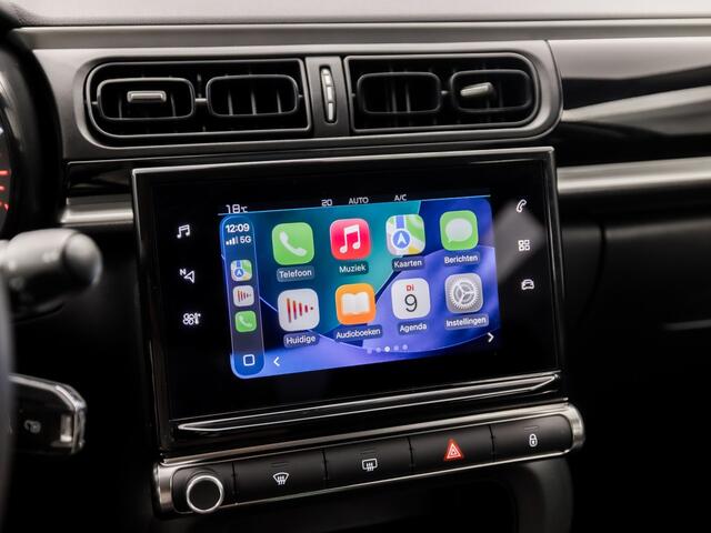 Citroen C3 1.2 PureTech Sport (APPLE CARPLAY, NAVIGATIE, PARKEERSENSOREN, SPORTSTOELEN, GETINT GLAS, LM VELGEN, CRUISE, NIEUWSTAAT)