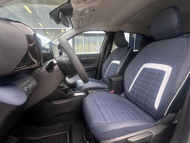 Citroen C3 1.2 Hybrid 110pk Collection | Climate Control | Parkeercamera/-sensoren | Comfort Seats | Full LED | DAB | Apple Carplay/Android Auto |