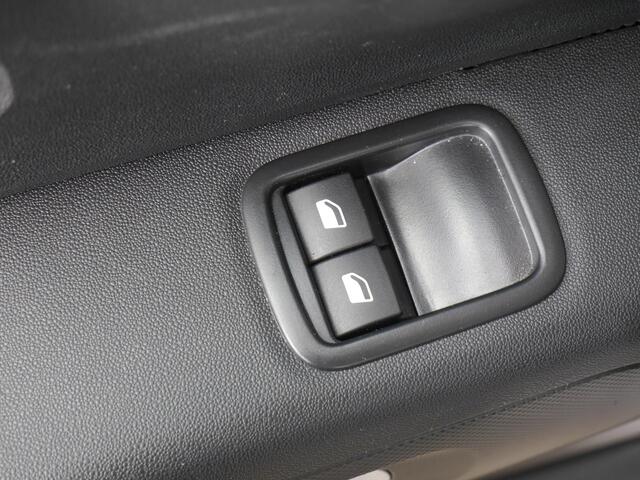 Citroen C3 1.2 PureTech Max | Navigatie | Climate control | Cruise Control | Parkeersensoren achter | Lichtmetalen velgen