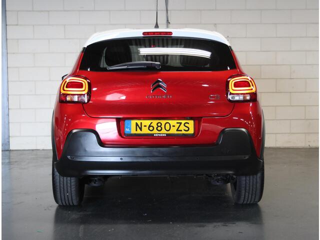 Citroen C3 110PK Shine | 1ste eigenaar | AppleCarplay/AndroidAuto | Dodehoekdetectie | Camera | Parkeersensoren VOOR + Achter | Navigatie | AUTOMAAT | LEER/Stof | Isofix | Privacy Glass | Parkeersensoren |