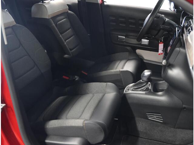 Citroen C3 110PK Shine | 1ste eigenaar | AppleCarplay/AndroidAuto | Dodehoekdetectie | Camera | Parkeersensoren VOOR + Achter | Navigatie | AUTOMAAT | LEER/Stof | Isofix | Privacy Glass | Parkeersensoren |