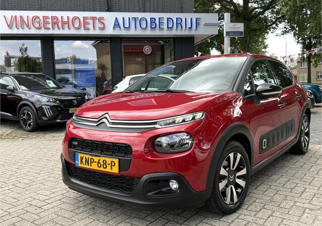 Citroen C3 110 Pk Benzine * AUTOMAAT * Navigatie * Achteruitrij Parkeer Camera * Climate & Cruise Control * Dodehoeksensoren * L.M. Velgen * Vingerhoets; Vierde Generatie Eersteklas Service. Al meer dan 100 jaar een begrip in de Brabantse Kempen
