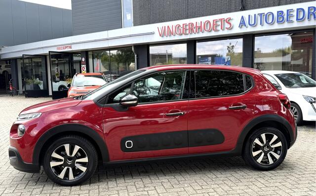 Citroen C3 110 Pk Benzine * AUTOMAAT * Navigatie * Achteruitrij Parkeer Camera * Climate & Cruise Control * Dodehoeksensoren * L.M. Velgen * Vingerhoets; Vierde Generatie Eersteklas Service. Al meer dan 100 jaar een begrip in de Brabantse Kempen
