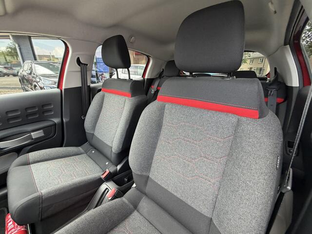 Citroen C3 110 Pk Benzine * AUTOMAAT * Navigatie * Achteruitrij Parkeer Camera * Climate & Cruise Control * Dodehoeksensoren * L.M. Velgen * Vingerhoets; Vierde Generatie Eersteklas Service. Al meer dan 100 jaar een begrip in de Brabantse Kempen