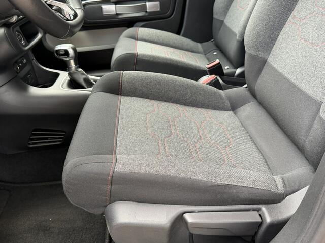 Citroen C3 110 Pk Benzine * AUTOMAAT * Navigatie * Achteruitrij Parkeer Camera * Climate & Cruise Control * Dodehoeksensoren * L.M. Velgen * Vingerhoets; Vierde Generatie Eersteklas Service. Al meer dan 100 jaar een begrip in de Brabantse Kempen