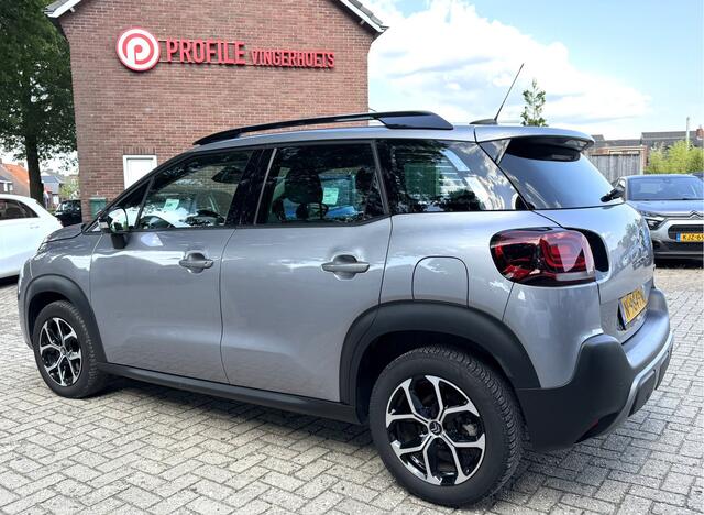 Citroen C3 Aircross 1.2 Benizne 110 Pk Hoge Luxe Shine * Navigatie * Cruise Control * L.M. Velgen * Achteruitrij Parkeer Camera & Sensoren * Stoelverwarming * Speci\le Bekleding * Vingerhoets; Vierde Generatie Eersteklas Service. Al meer dan 100 jaar een begrip in d